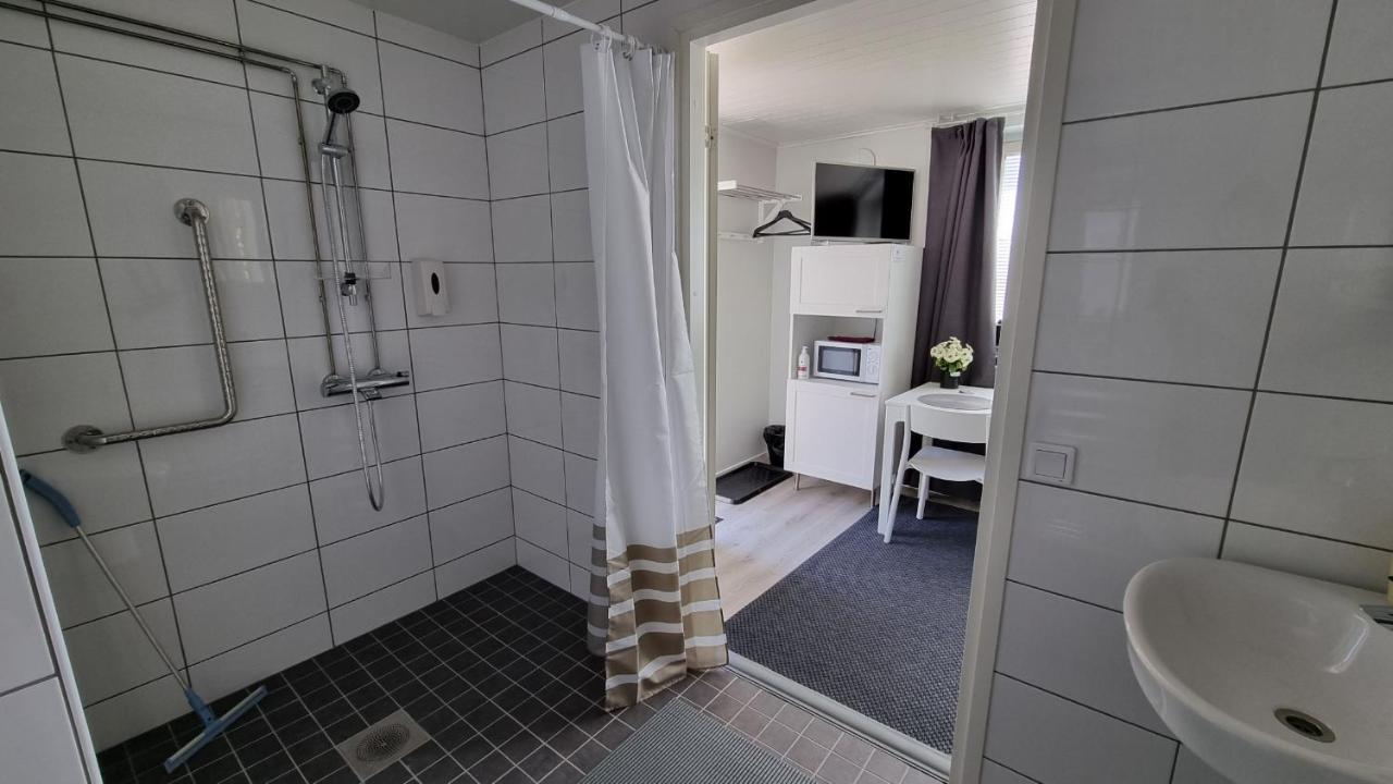 Gasthaus Vanha-Merivartioasema Kotka Bagian luar foto